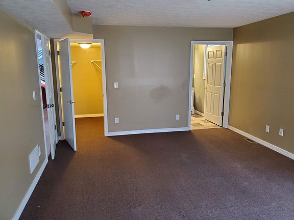 3rd image of 337 W 32nd St #5