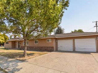 520 3rd St, Parlier, CA 93648