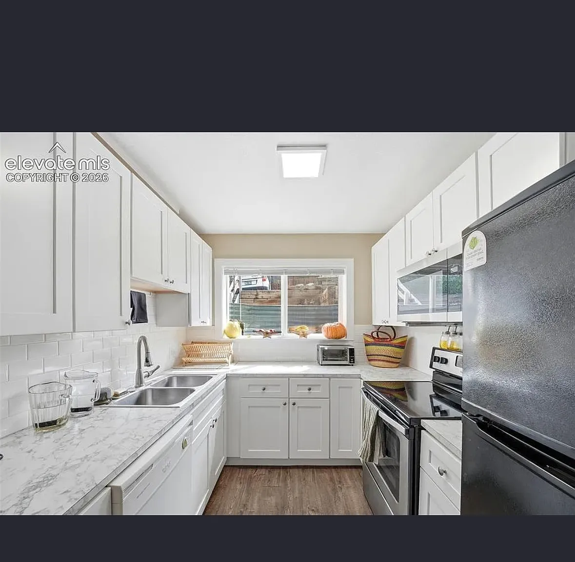 2 bed, 844 sqft, $1,650 — Photo 1