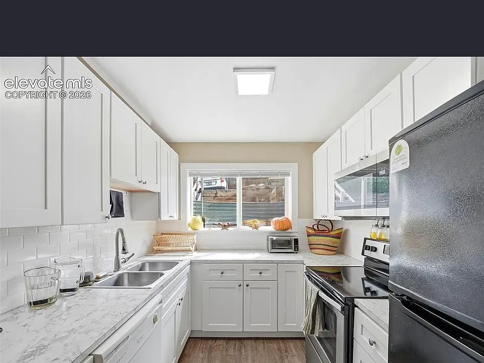 2425 W Platte Ave