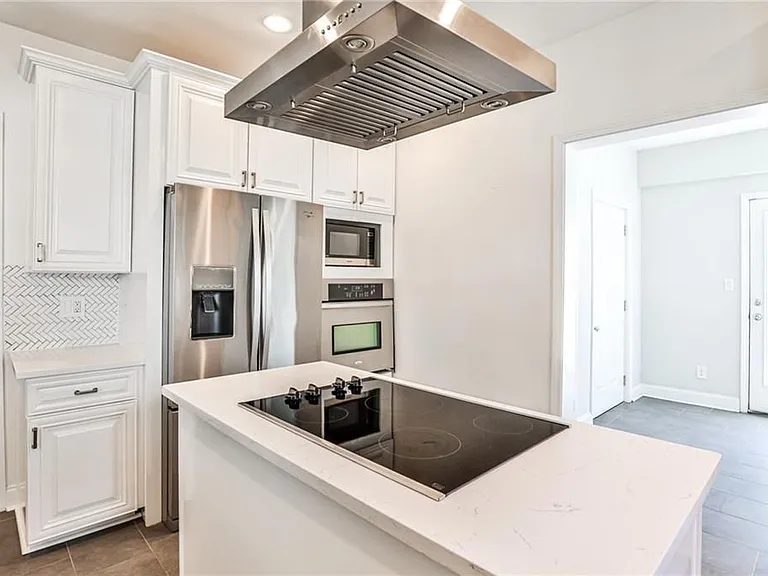 220 Mayson Ave — Photo 13