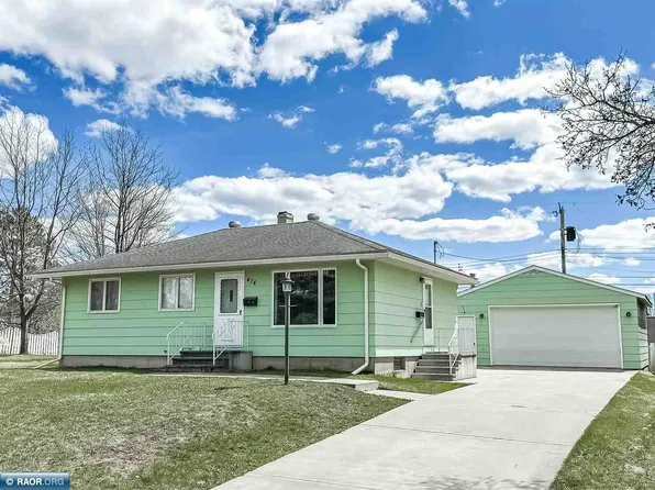424 Arlington Rd, Hoyt Lakes, MN 55750