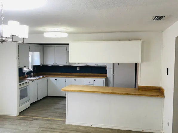 109 E Marsalis St, Celeste, TX 75423