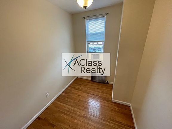 3rd image of 32-29 Steinway St #B1