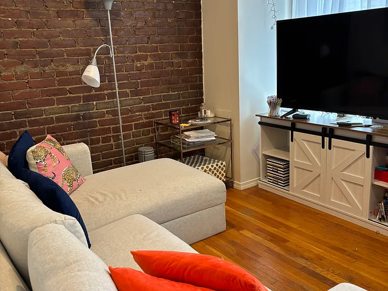 87 N Margin St #2 — Photo 2
