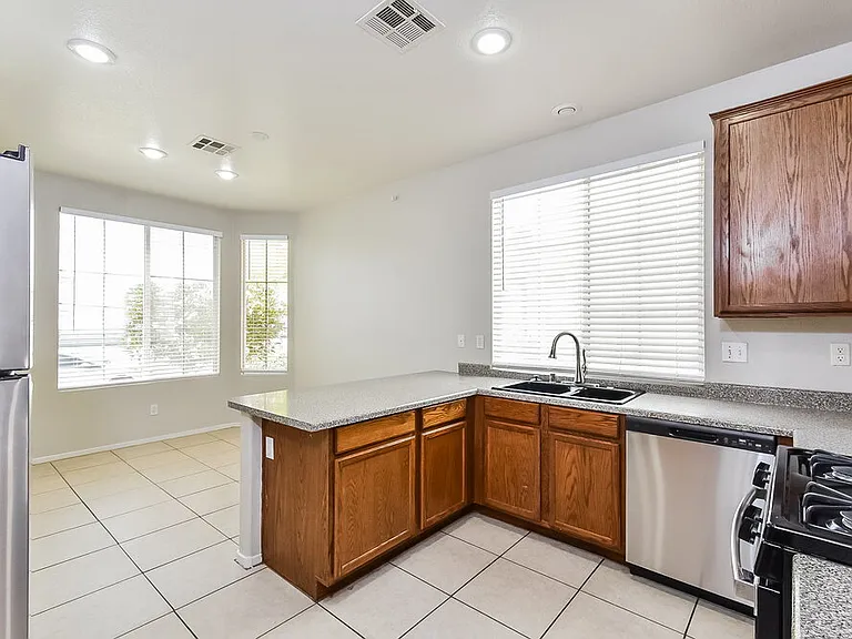 2520 Bahama Point Ave — Photo 6