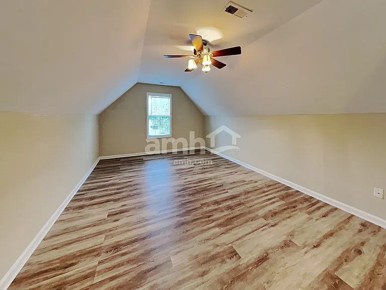 114 Elgin Ln — Photo 18