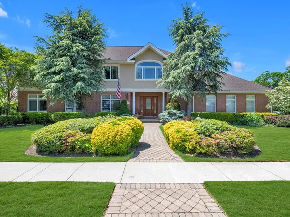 251 Wilmot Drive, Hewlett, NY 11557