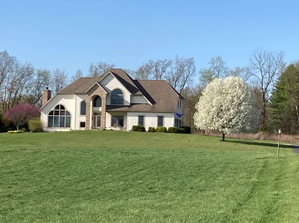 21785 New Rd, Lakeville, IN 46536