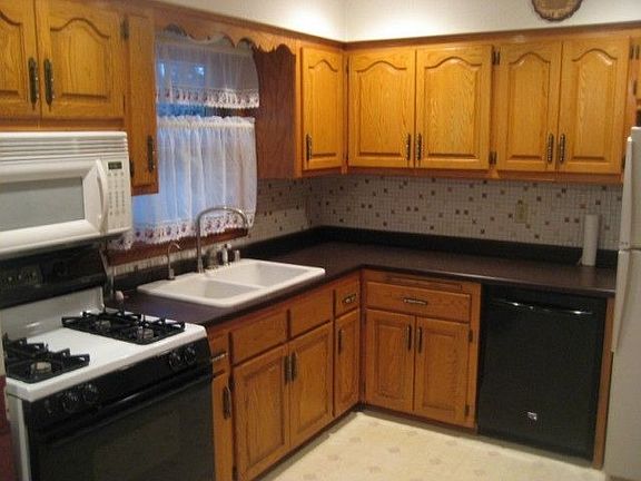 3rd image of 1614 N Claremont Dr