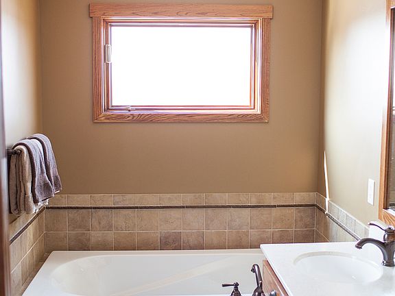 4th image of 1013 Provence Ln