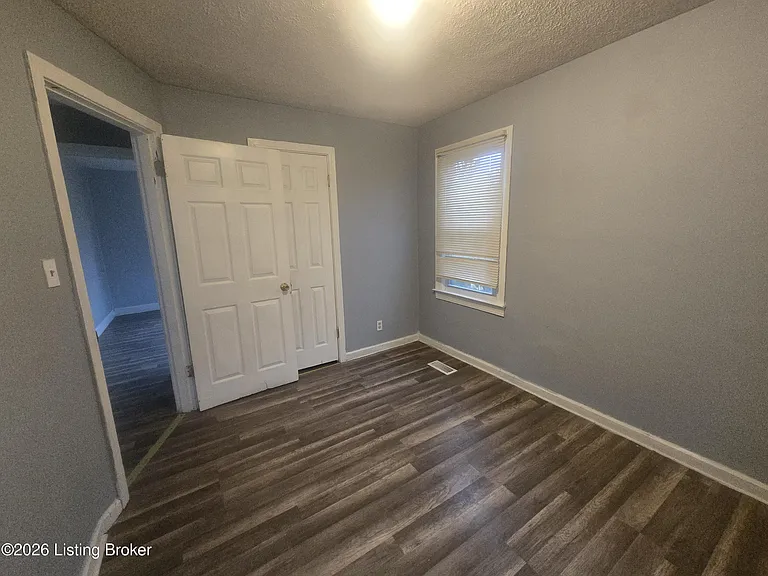 3004 Wyandotte Ave — Photo 7