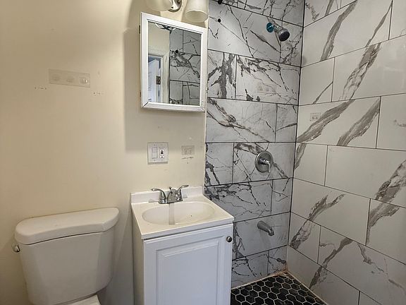 5th image of 179 Schuyler Ave #2H