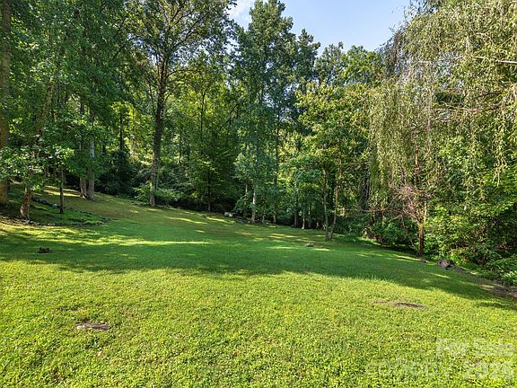 35th image of 420 Chimney Rock Dr