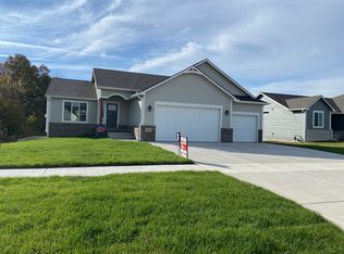 9930 Jasmine Dr, Manhattan, KS 66502