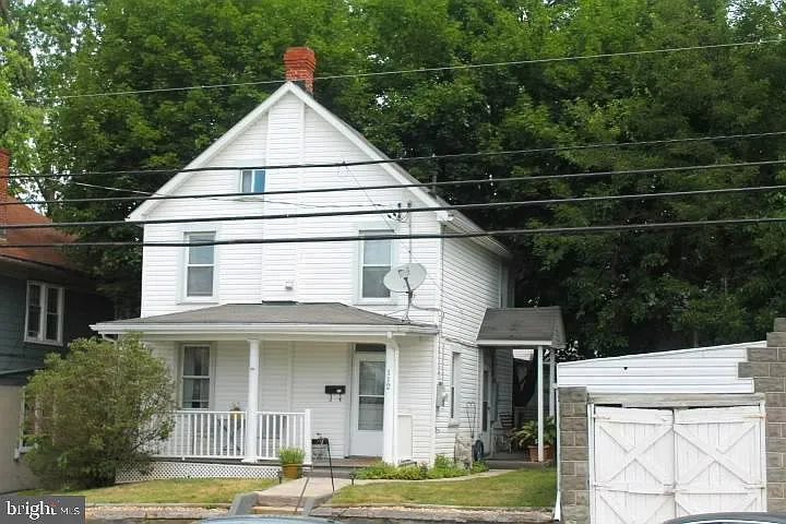 112 W Howard St photo 1