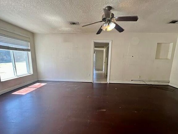 3rd image of 343 Kepner Dr NE