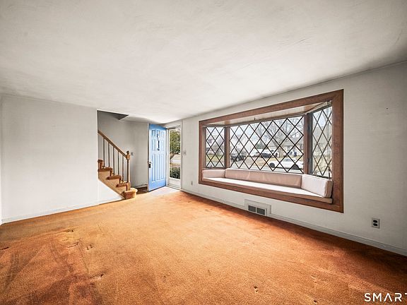 4th image of 9 Foxcroft Road