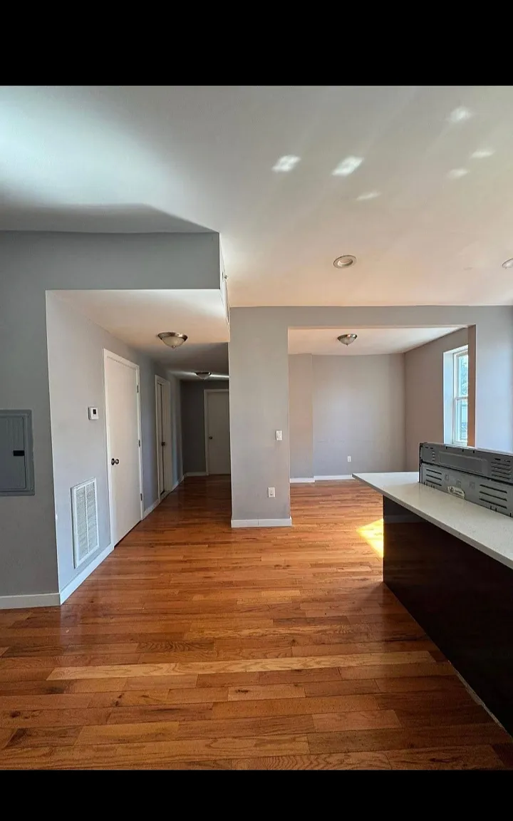 863 18th Ave — Photo 3