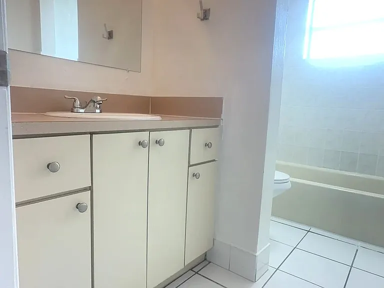 Allegro Apartments — Photo 14