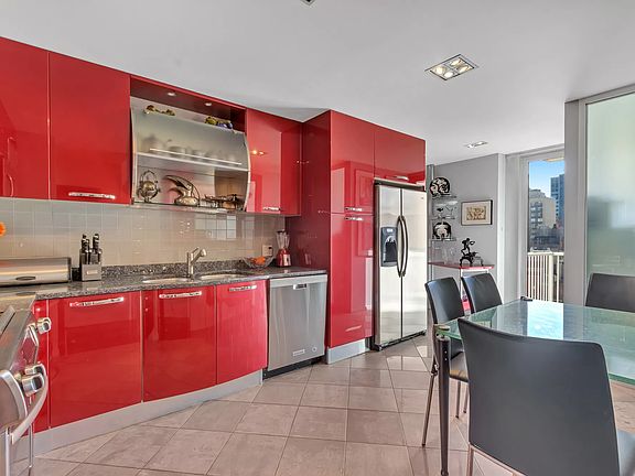 5th image of 216 E 47th St APT 27A