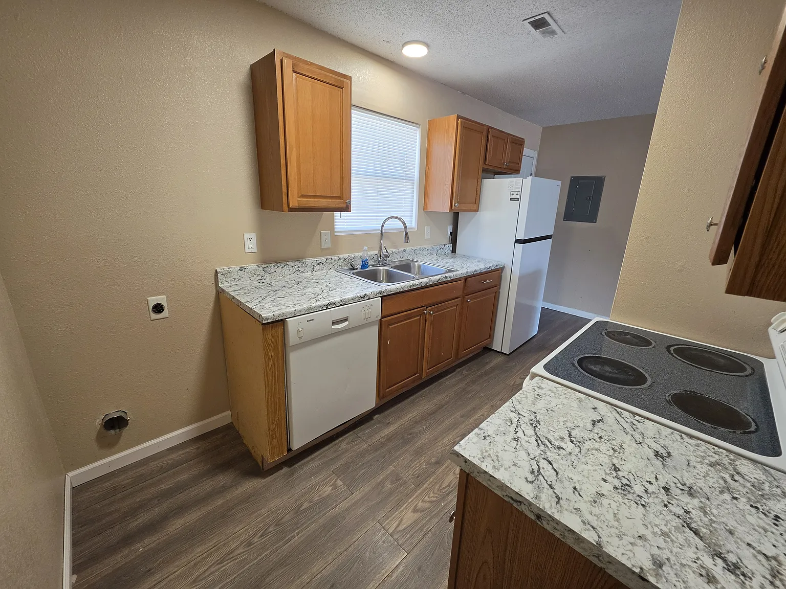 2 bed, 915 sqft, $900 — Photo 4