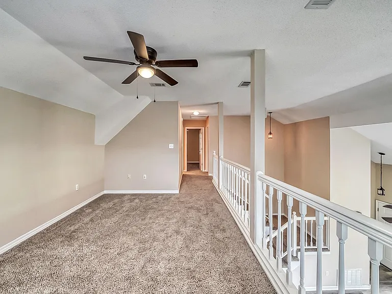 301 Ashley Dr — Photo 17