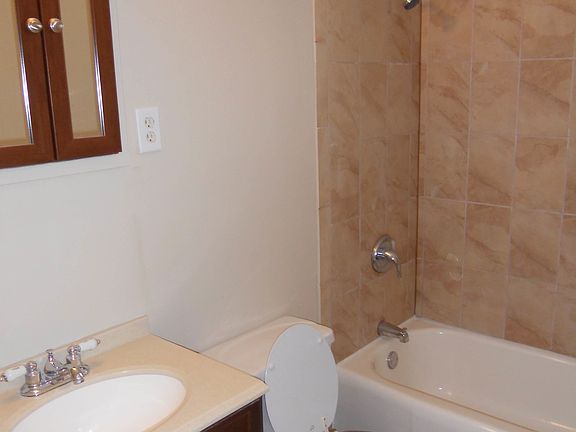 2nd image of 4016 W Bay Ave