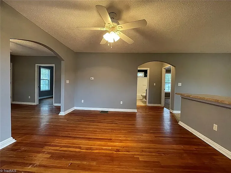 2053 W Clemmonsville Rd — Photo 7