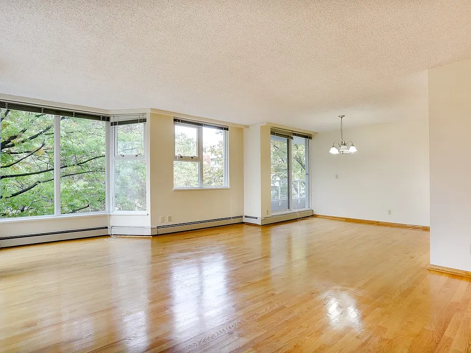 522 Moberly Rd