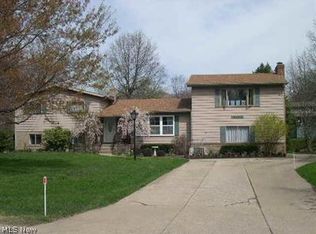 3897 Leewood Rd, Stow, OH 44224
