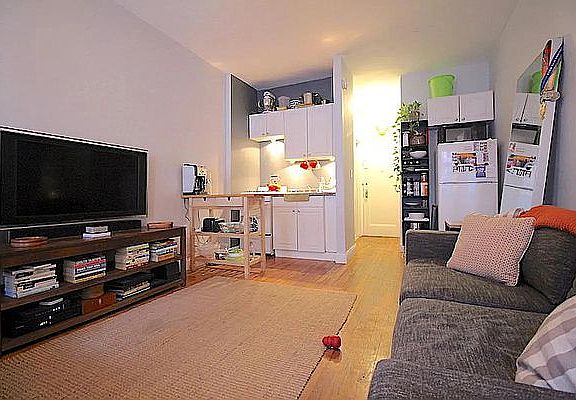 2nd image of 449 W 56th St APT 4B