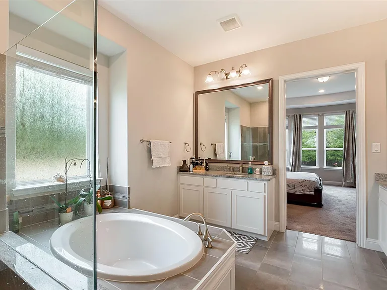 12818 Caterpillar Dr — Photo 17
