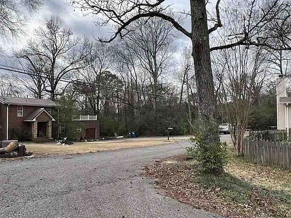 Exterior Neighborhood (street photo)