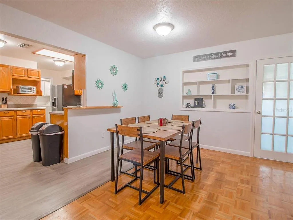 4 bed, 2.0 bath, 1786 sqft, $3,600 — Photo 4