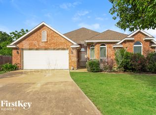 101 Canterbury Dr, Saginaw, TX 76179