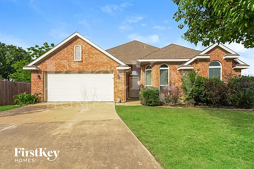 101 Canterbury Dr Photo 1