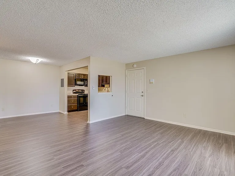 Woodridge Apartments — Photo 50