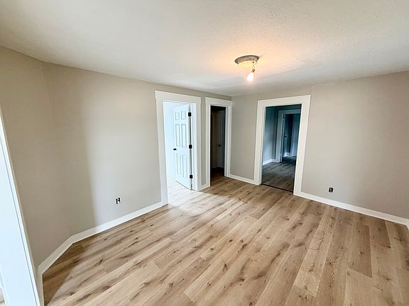 4th image of 2606 6th Ave N