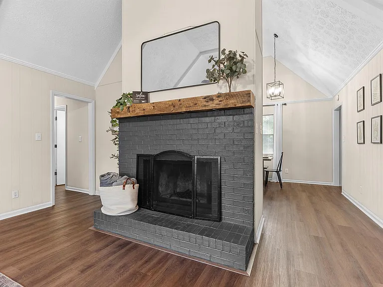 1100 Kenwood Dr — Photo 8