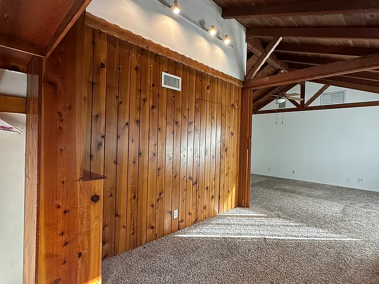 4411 Mammoth Ave — Photo 16