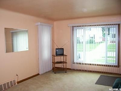 3rd image of 3342 Torrington Ave