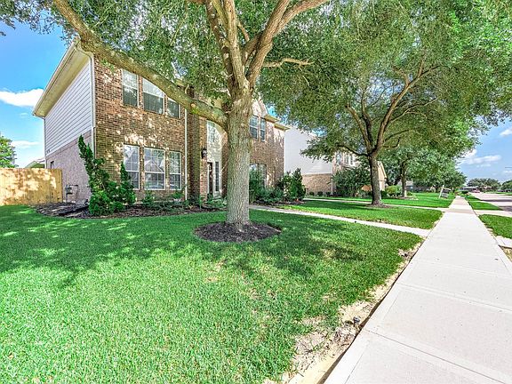 2nd image of 3705 Canterbury Park Dr