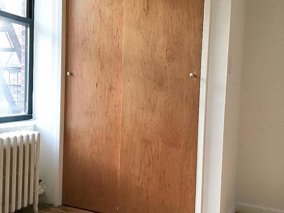 4th image of 224 E 27th St APT 5D