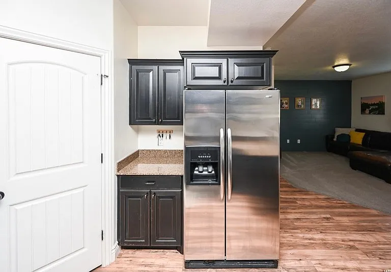 145 E 620 S — Photo 3