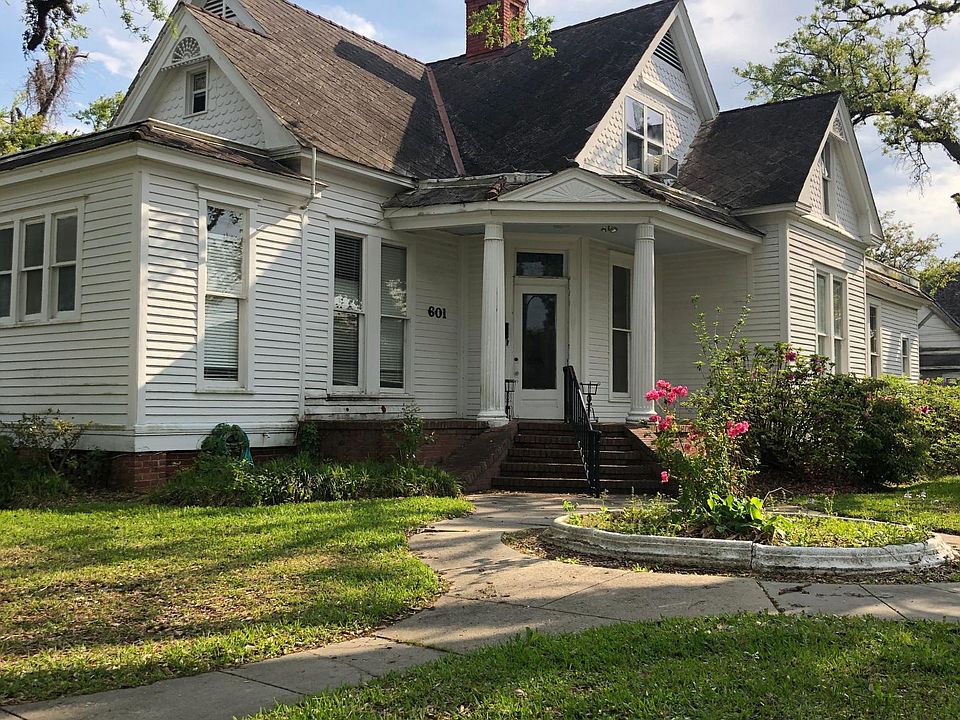 601 Division (Main House) Exterior