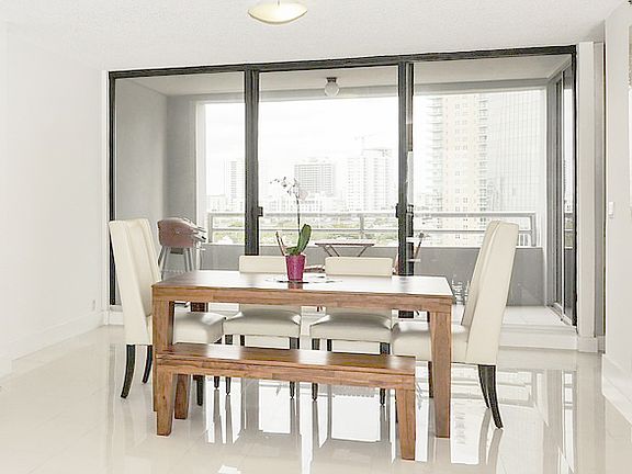 2nd image of 1541 Brickell Ave #B1103