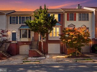 46879 Rabbitrun Ter, Sterling, VA 20164