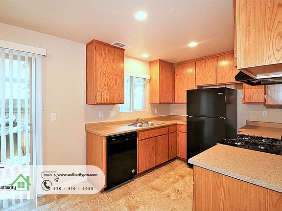 5th image of 2750 Shasta View Dr APT 3