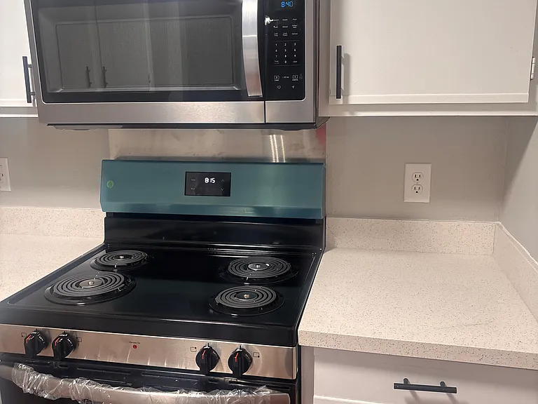 3300 SW Victoria Pl #2 — Photo 7